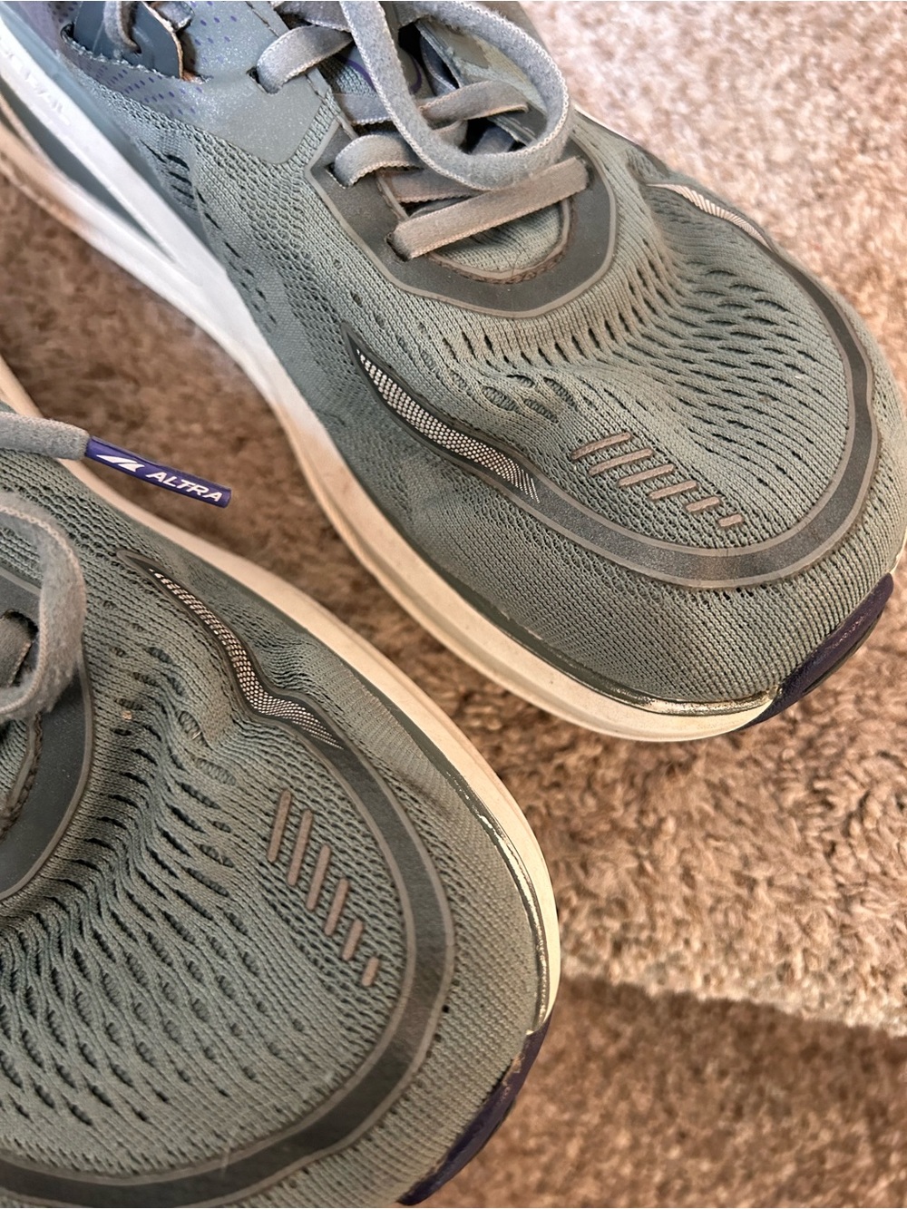 Altra Women’s Paradigm 6 in Grey and Purple. SZ 10. Running. Jogging. Comfort - Picture 6 of 8